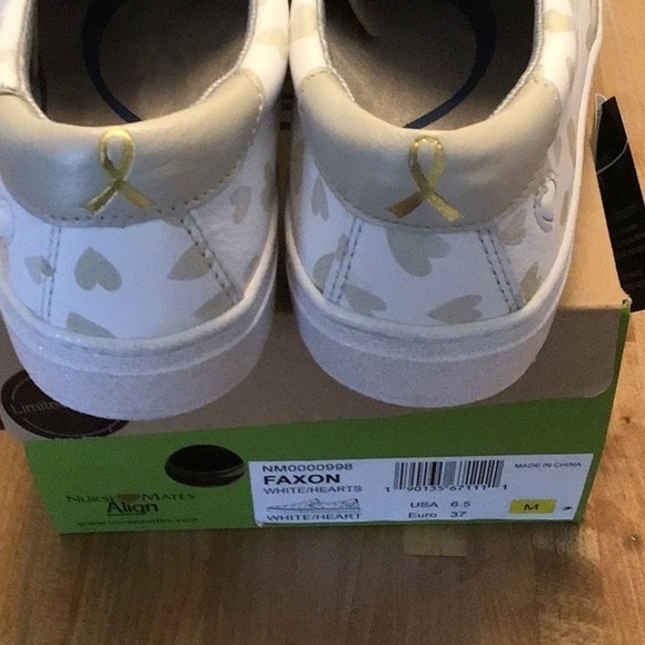 Nurse Mates Align Faxon White/hearts Slip-On Shoes 37/ 6.5 M NWT?NWB - Picture 5 of 7